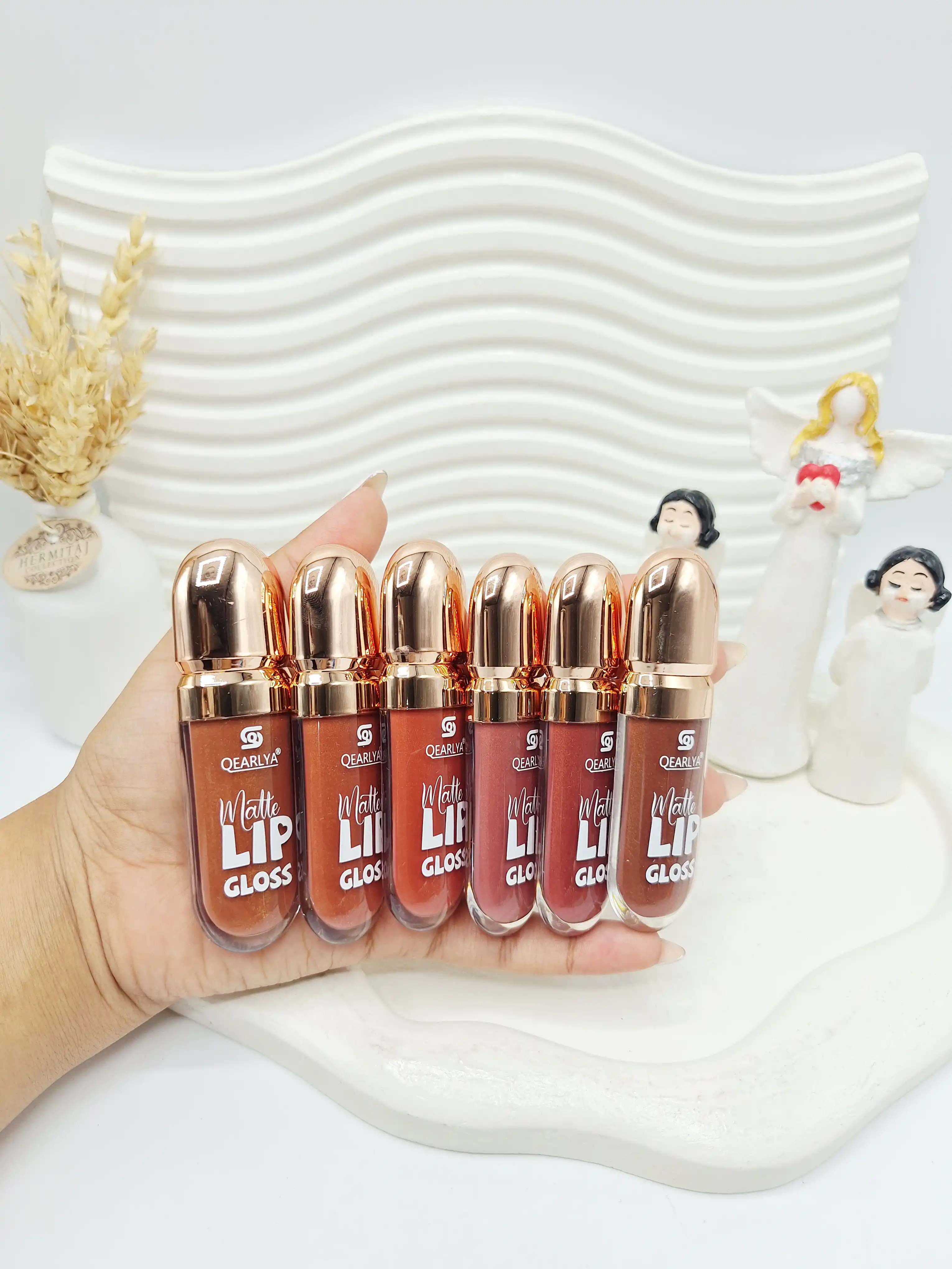 رژ لب مایع شاین دار زیبا  Qe7132 Qearlya