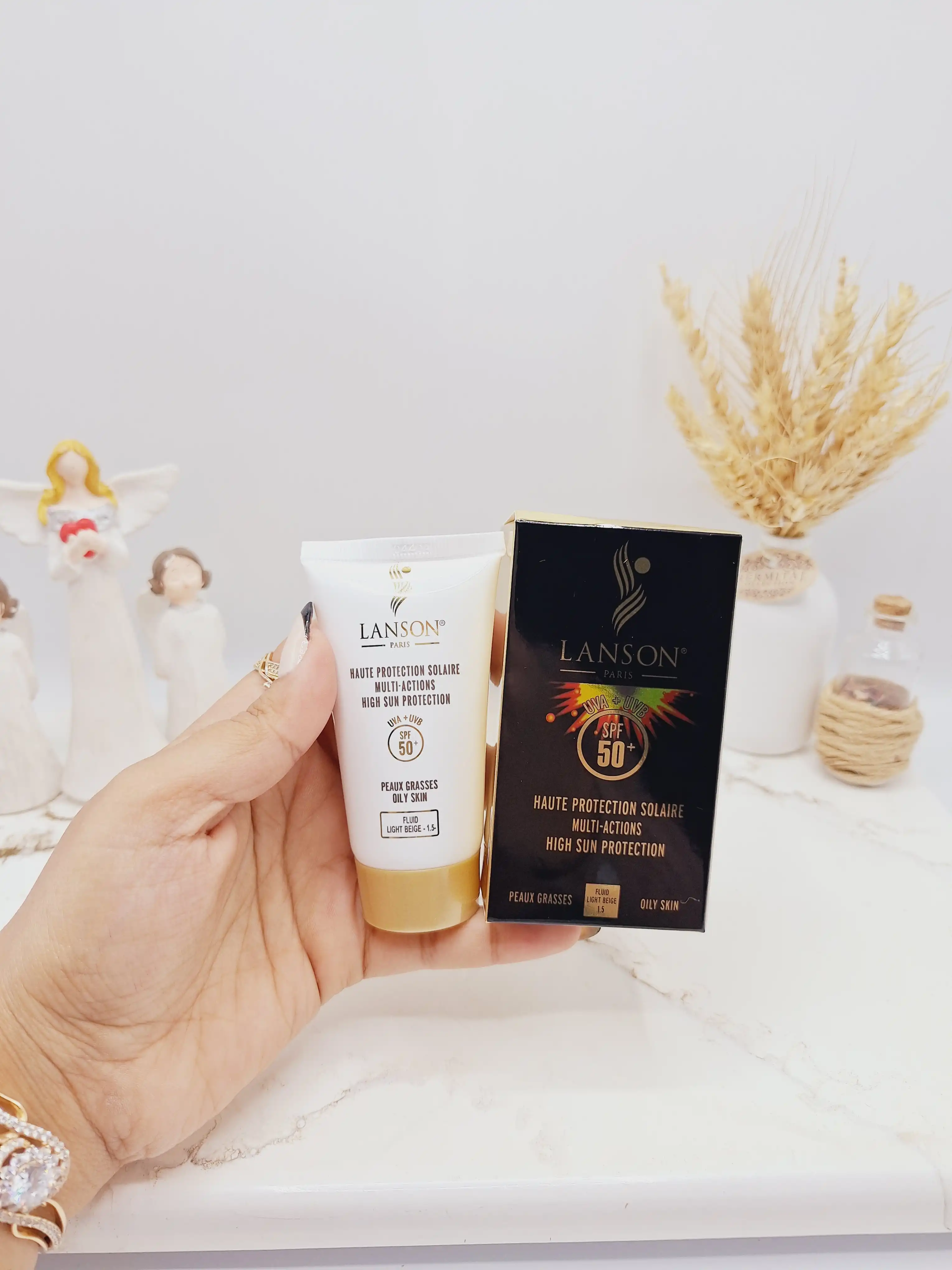 ضد آفتاب فلوئید بی رنگ لانسون مناسب برای پوست مختلط و چرب با ‏SPF50‏ محافظت در برابر آفتاب بالا کد 0042
